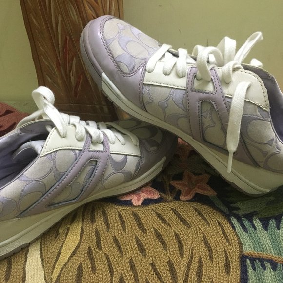 Coach Shoes - Authentic Coach Nova Signature Lace Up Fashion Sneakers